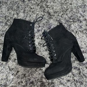 ❤️5 For $25❤️Black Heeled Booties